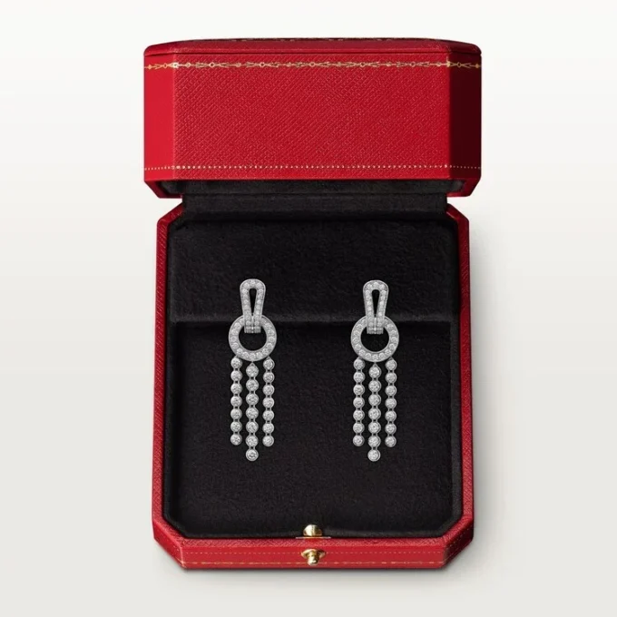 Agrafe-Ohrringe, Diamanten im Brillantschliff, pavé-gefasst