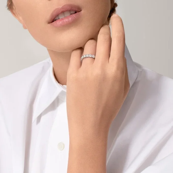 Cartier Destinee Ehering, 4,1 mm breit, pavé-besetzt