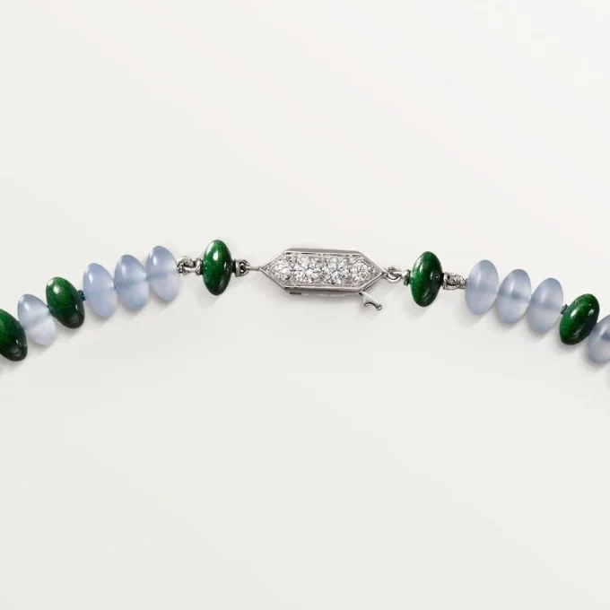 Haute Joaillerie-Halskette – Weißgold, Chalcedon, Skarn, Türkis, schwarzer Lack, Diamanten – Cartier