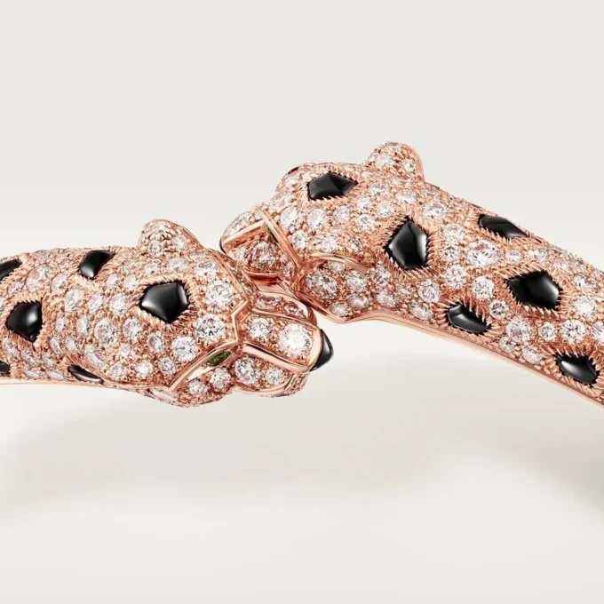 Panthere de Cartier Armband, kleines Modell, halb mit Diamanten besetzt