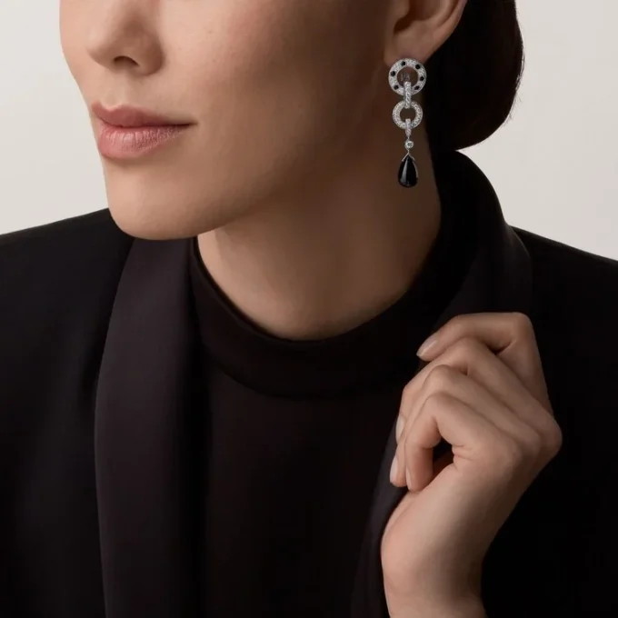 Panthere De Cartier Ohrringe, pavé-gefasst