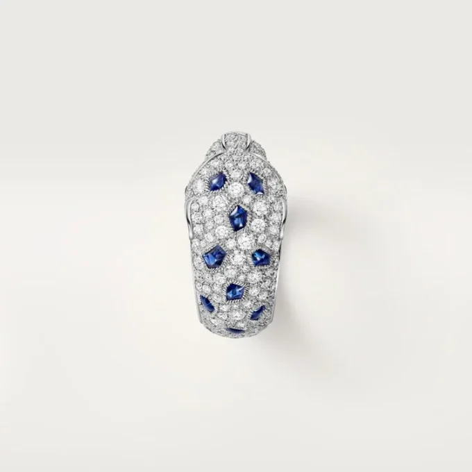 Panthere de Cartier Ring, mittleres Modell, halb pavé-besetzt