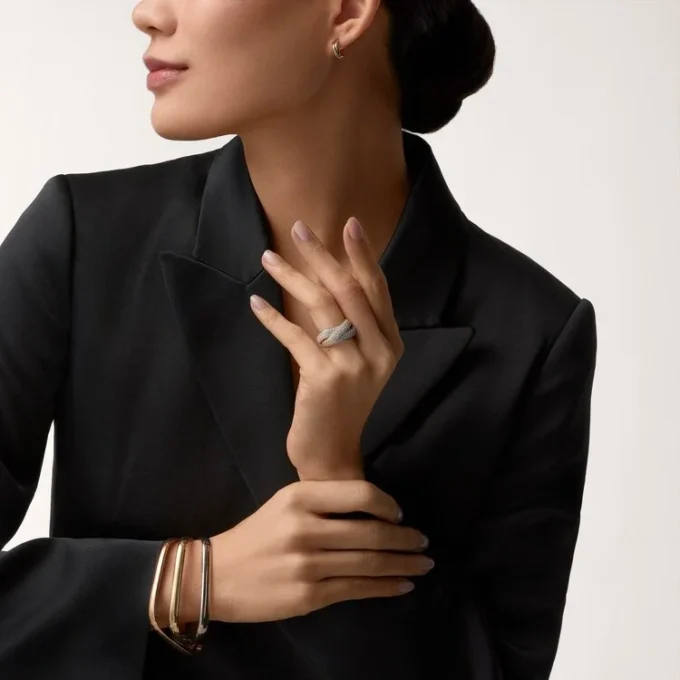 Trinity-Ring, kissenförmig, großes Modell, mit Pavé-Besatz